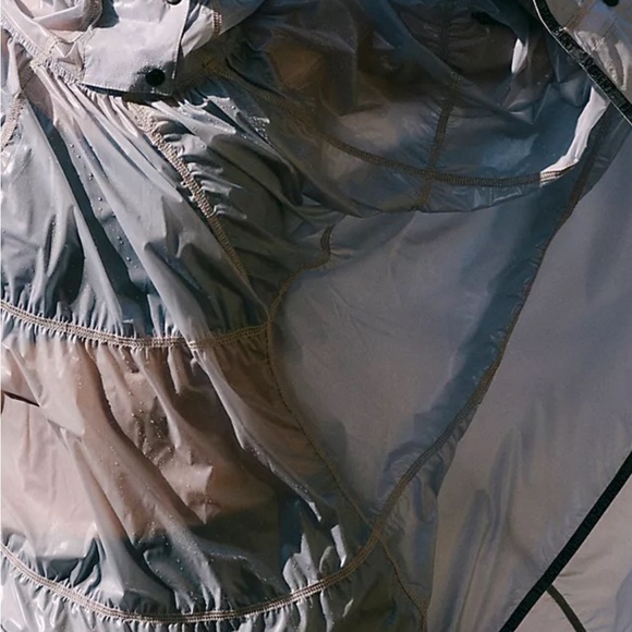 Gorgeous,Free People Rain Drop Portable Poncho NWOT color Titanium ❤️ - Picture 7 of 7